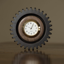 gear desk clock